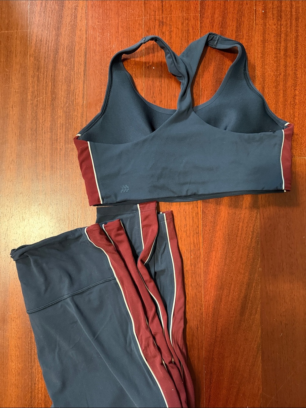 Matching workout set - Picture 3 of 3